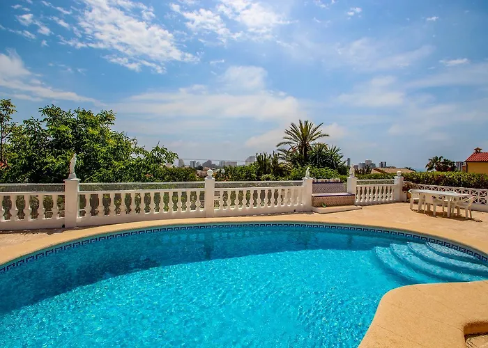 Juanjo - Lovely Detached In Βίλα