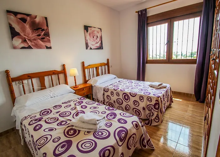 Juanjo - Lovely Detached In Βίλα