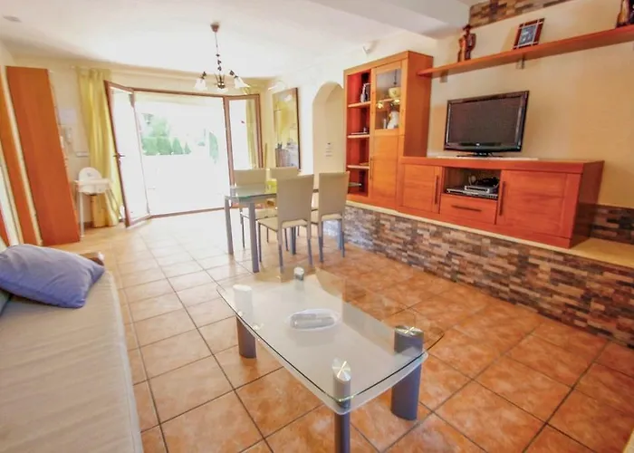 Juanjo - Lovely Detached In